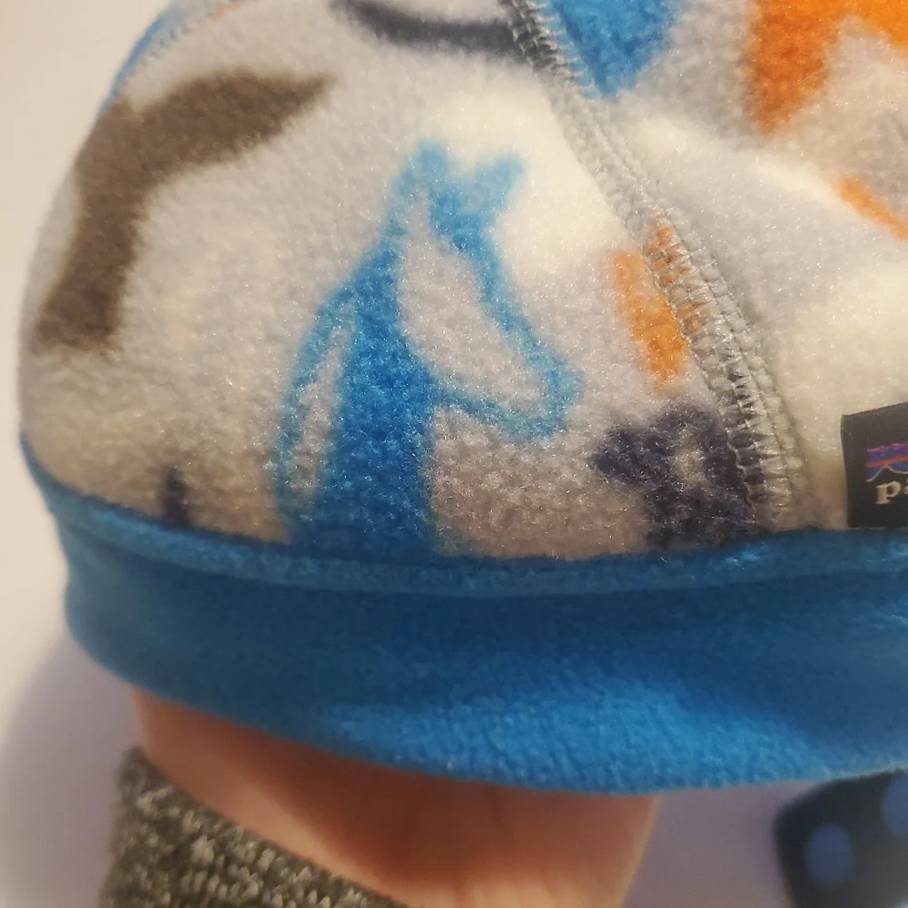 Patagonia Kids Winter Hat size 0-3 months Blue Chin Snap Synchilla Fleece